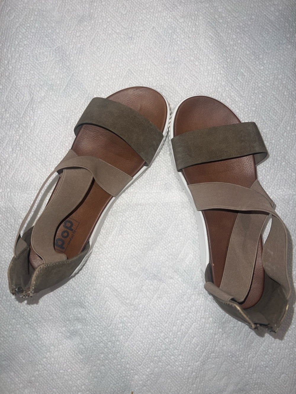Pop Taupe and Brown Elastic Crossover Sandals